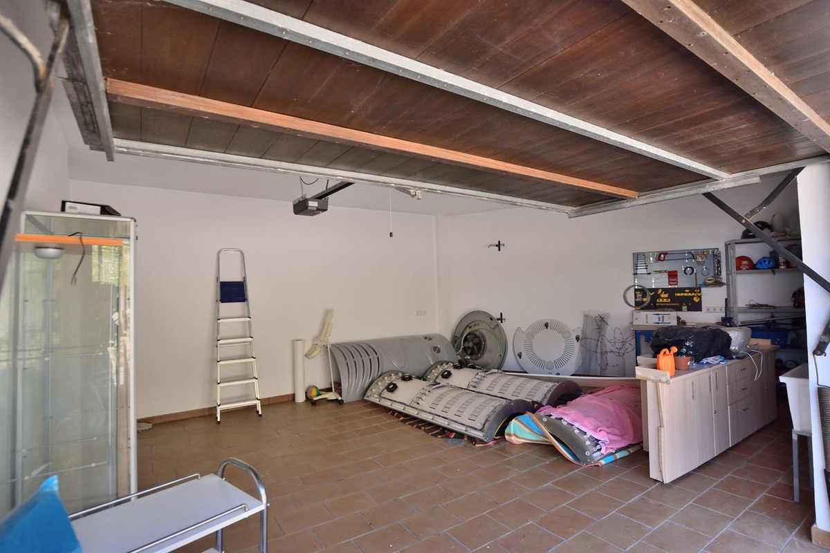 5 Bed Townhouse for sale in Montejaque Costa Del Sol, Málaga, Spain