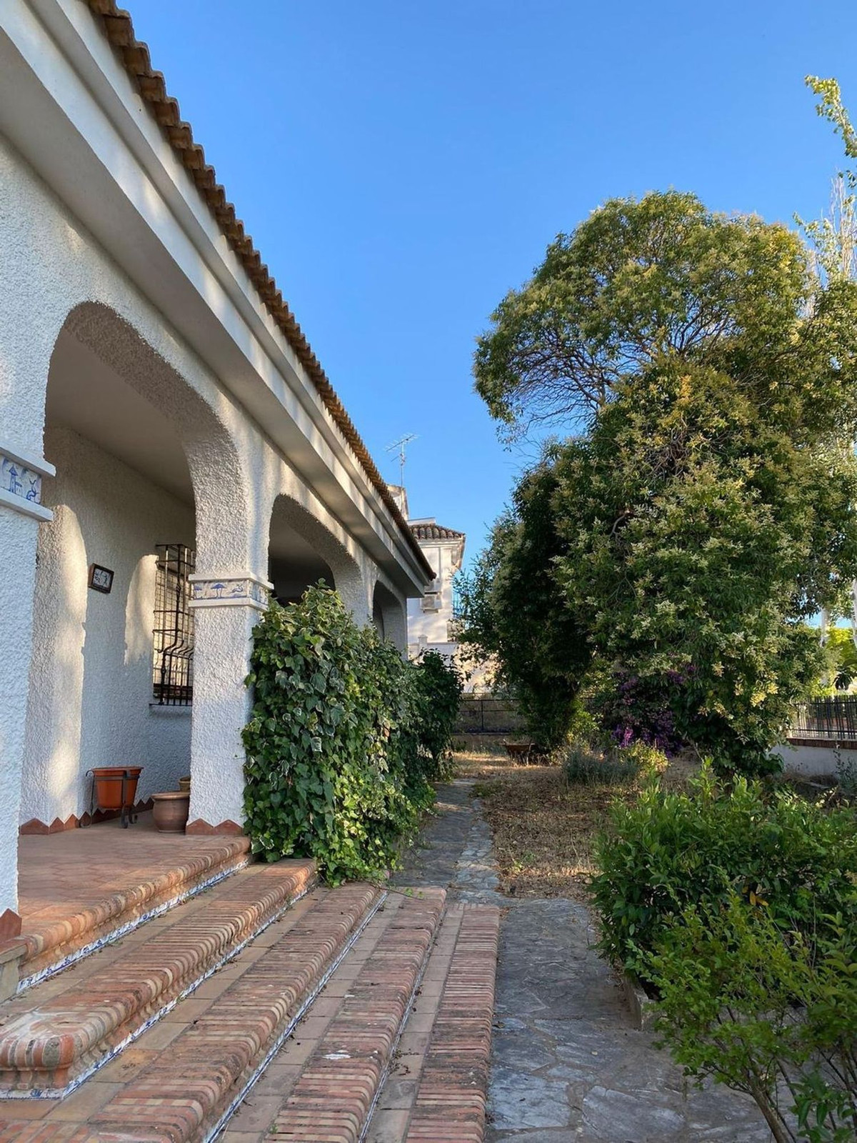 4 Bed Townhouse for sale in Arriate Costa Del Sol, Málaga, Spain