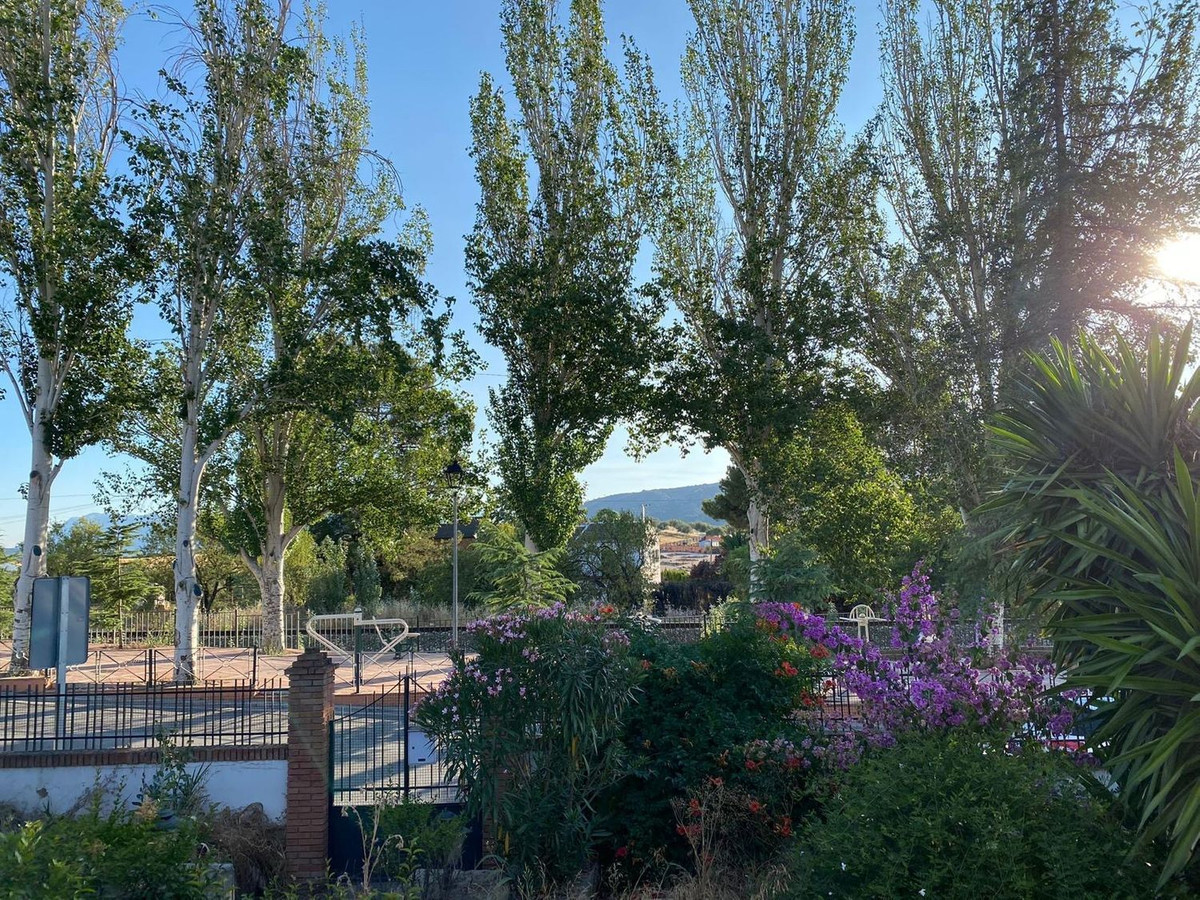 4 Bed Townhouse for sale in Arriate Costa Del Sol, Málaga, Spain