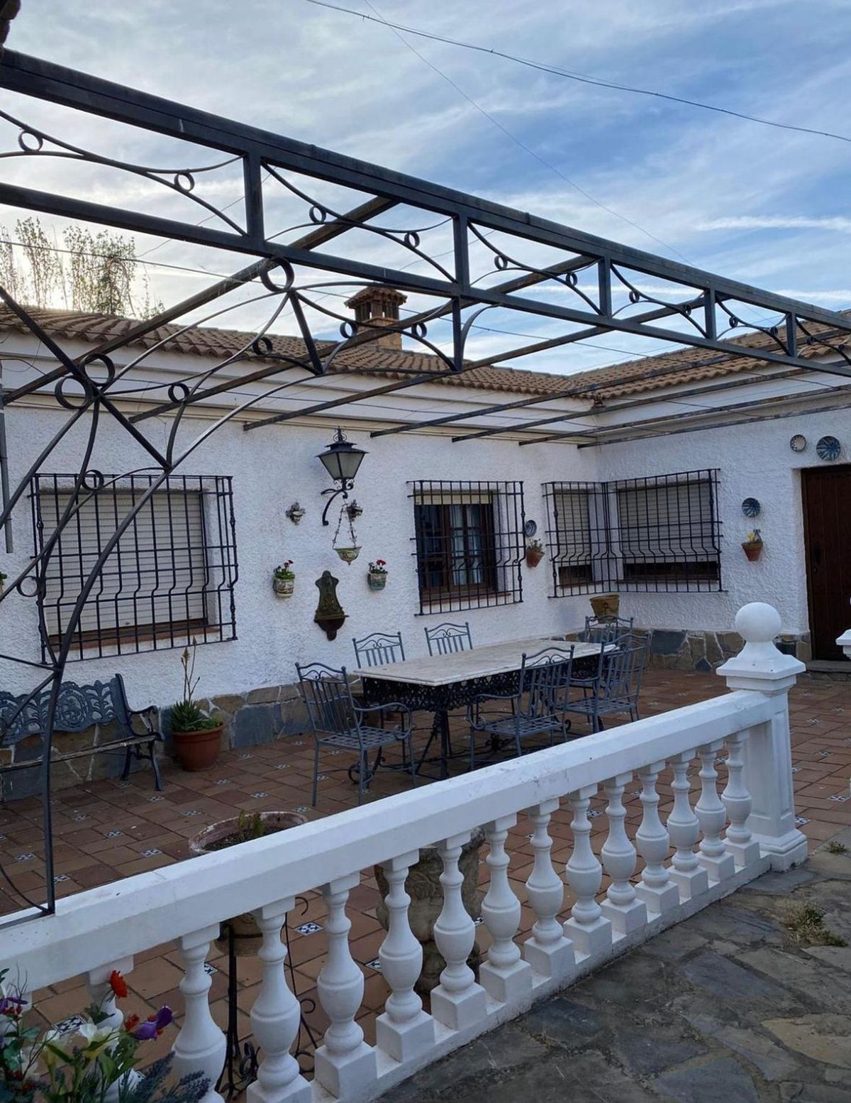 4 Bed Townhouse for sale in Arriate Costa Del Sol, Málaga, Spain
