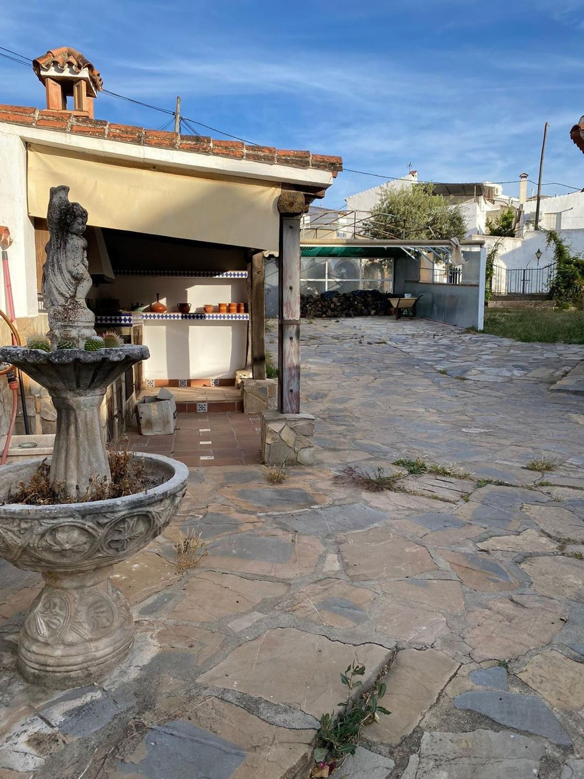 4 Bed Townhouse for sale in Arriate Costa Del Sol, Málaga, Spain