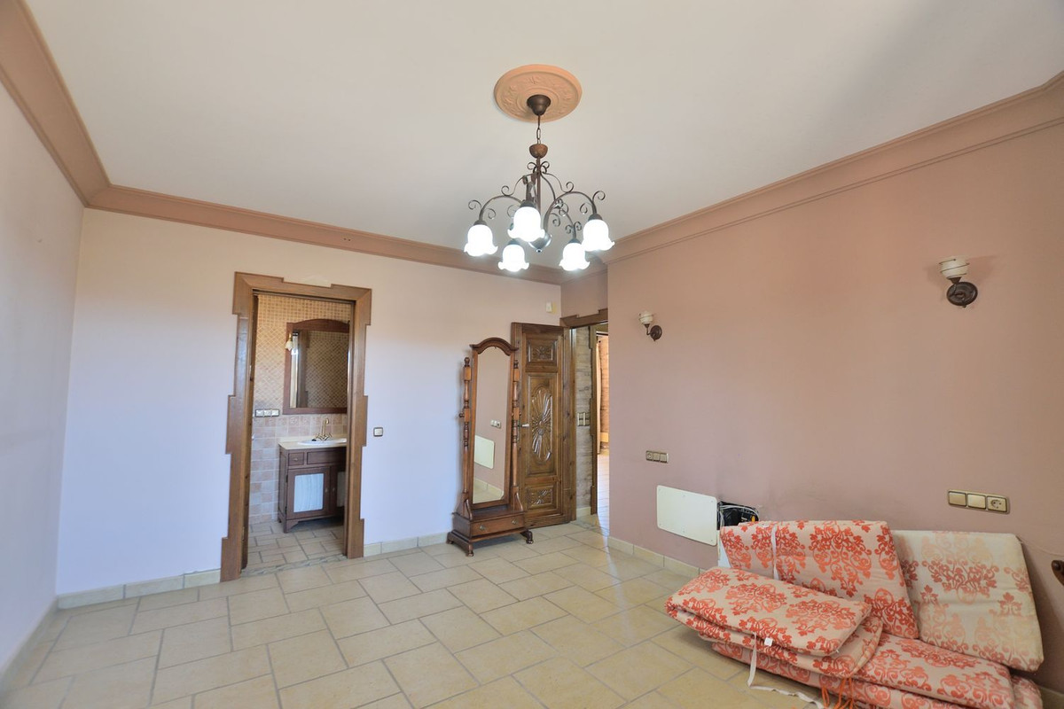Se vende Villa - Chalet de 5 dormitorios en Costa Del Sol, Málaga, España