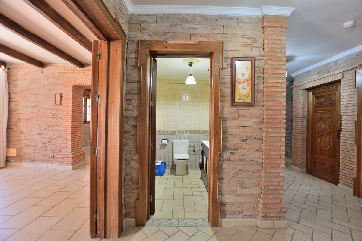 Se vende Villa - Chalet de 5 dormitorios en Costa Del Sol, Málaga, España