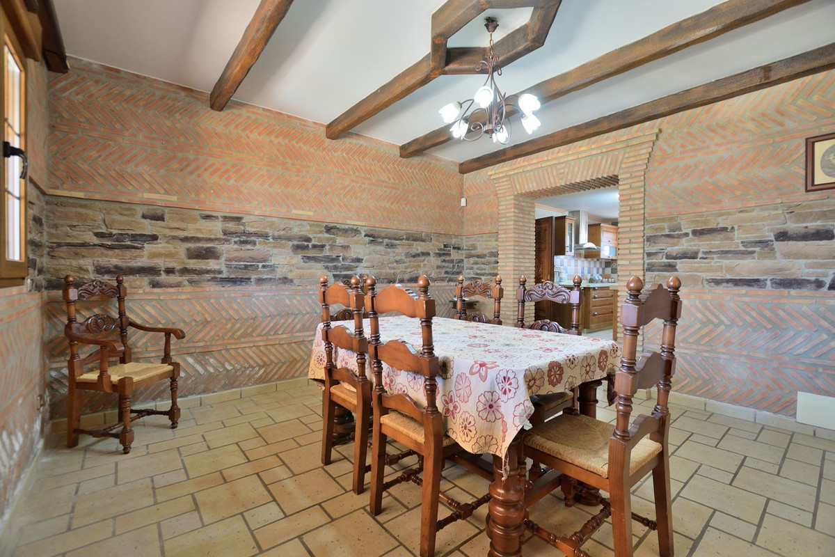 Se vende Villa - Chalet de 5 dormitorios en Costa Del Sol, Málaga, España