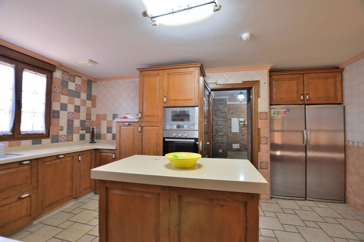 Se vende Villa - Chalet de 5 dormitorios en Costa Del Sol, Málaga, España
