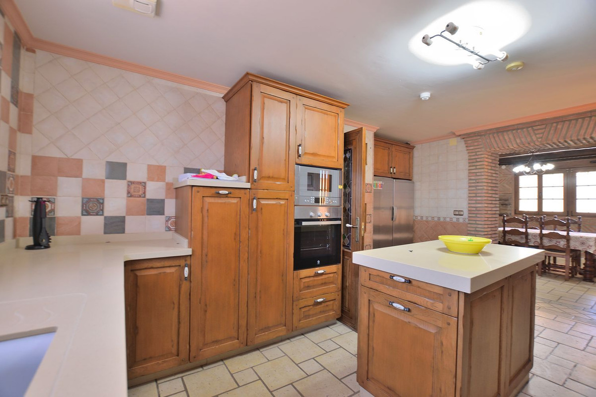 Se vende Villa - Chalet de 5 dormitorios en Costa Del Sol, Málaga, España