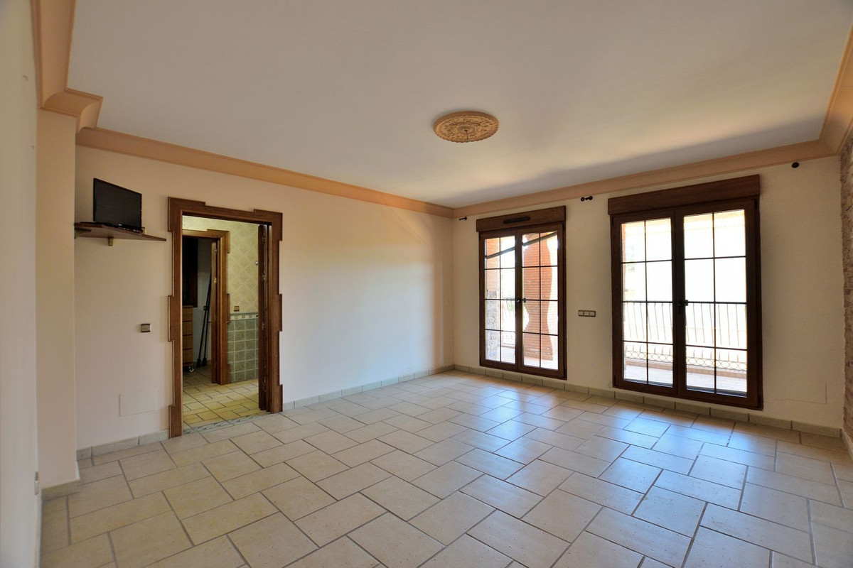 Se vende Villa - Chalet de 5 dormitorios en Costa Del Sol, Málaga, España