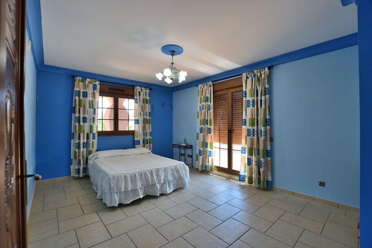 Se vende Villa - Chalet de 5 dormitorios en Costa Del Sol, Málaga, España