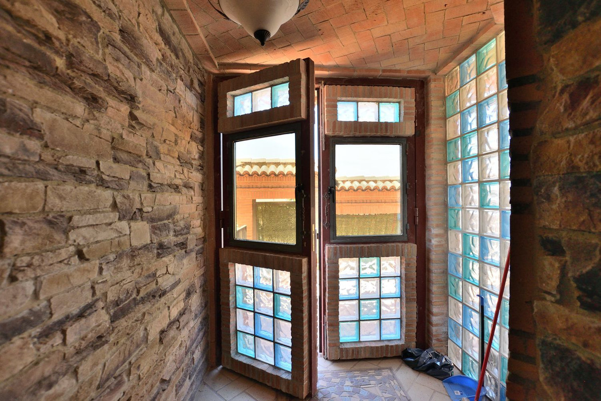 Se vende Villa - Chalet de 5 dormitorios en Costa Del Sol, Málaga, España