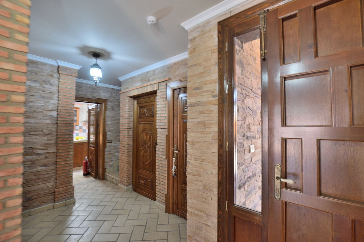 Se vende Villa - Chalet de 5 dormitorios en Costa Del Sol, Málaga, España