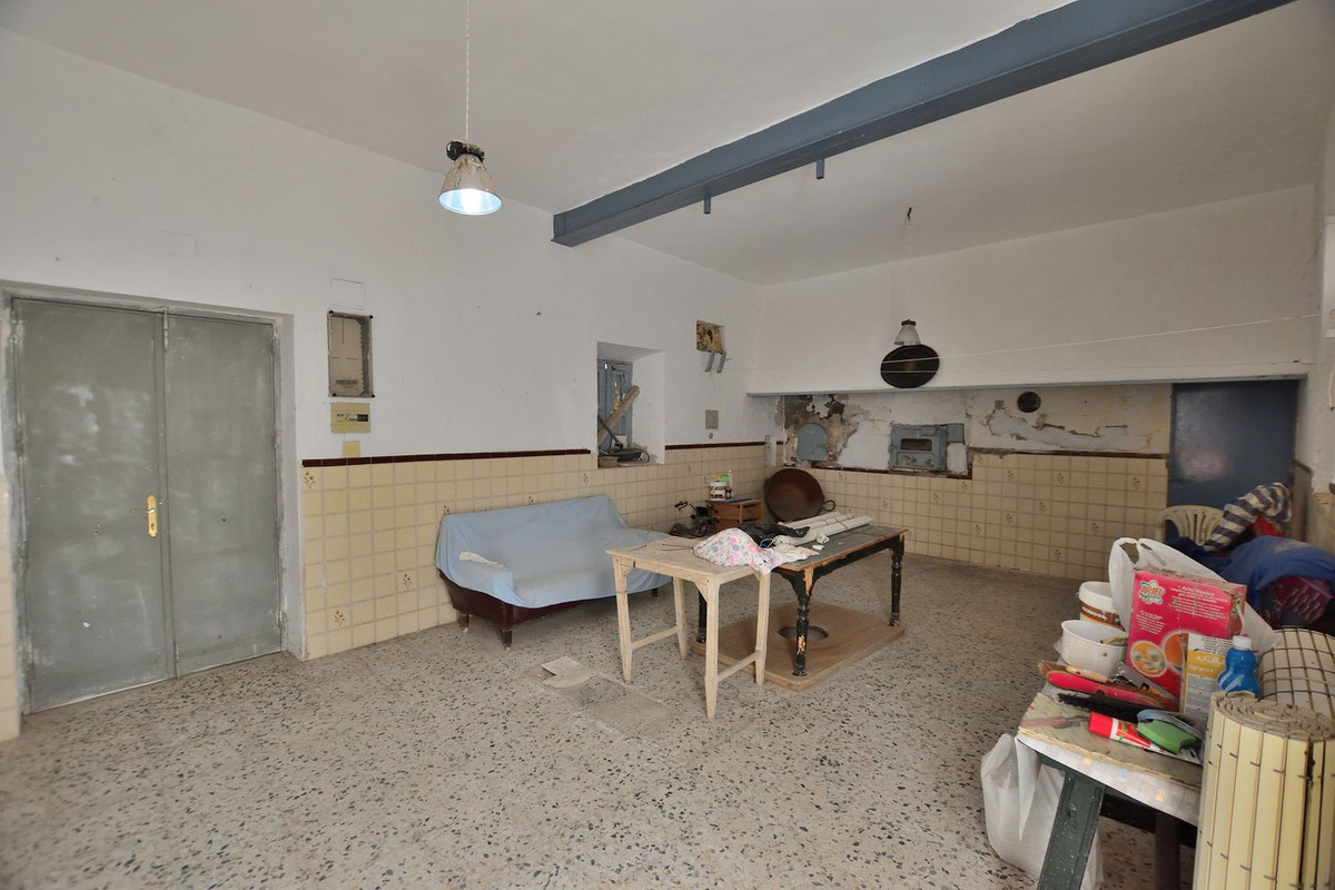 Se vende Adosada de 12 dormitorios en Costa Del Sol, Málaga, España