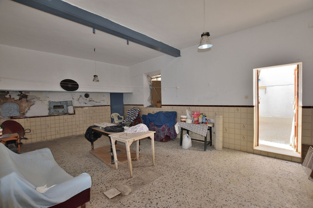 Se vende Adosada de 12 dormitorios en Costa Del Sol, Málaga, España