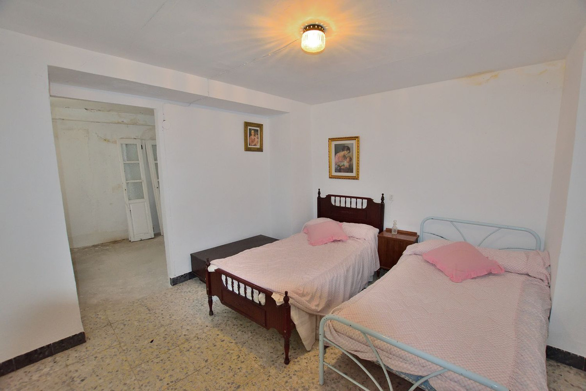 Se vende Adosada de 12 dormitorios en Costa Del Sol, Málaga, España