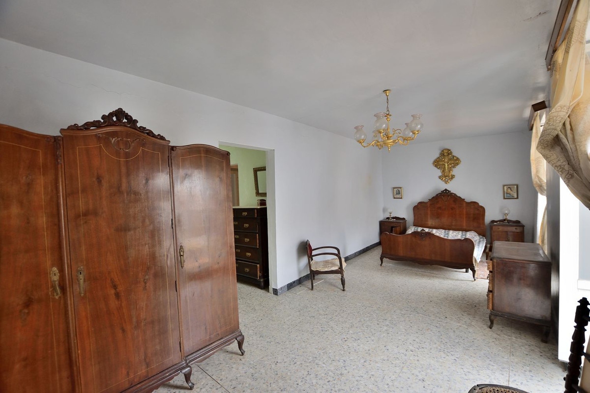 Se vende Adosada de 12 dormitorios en Costa Del Sol, Málaga, España