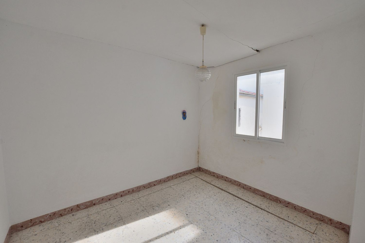 Se vende Adosada de 12 dormitorios en Costa Del Sol, Málaga, España