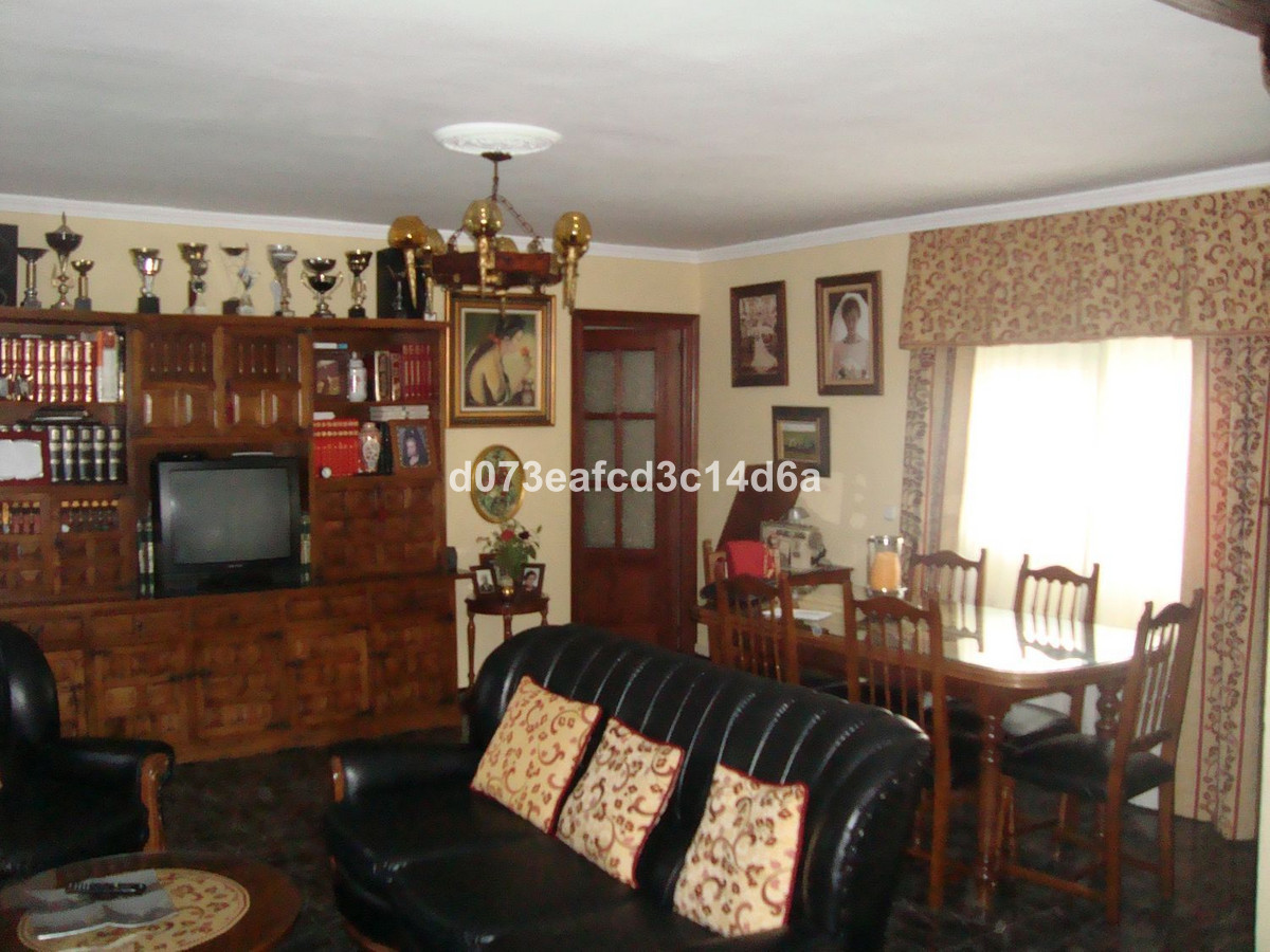 6 Bed Townhouse for sale in Ronda Costa Del Sol, Málaga, Spain