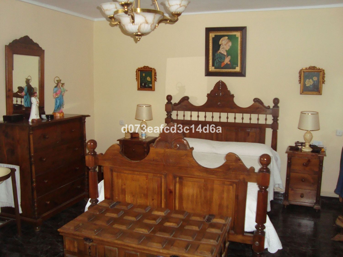 6 Bed Townhouse for sale in Ronda Costa Del Sol, Málaga, Spain