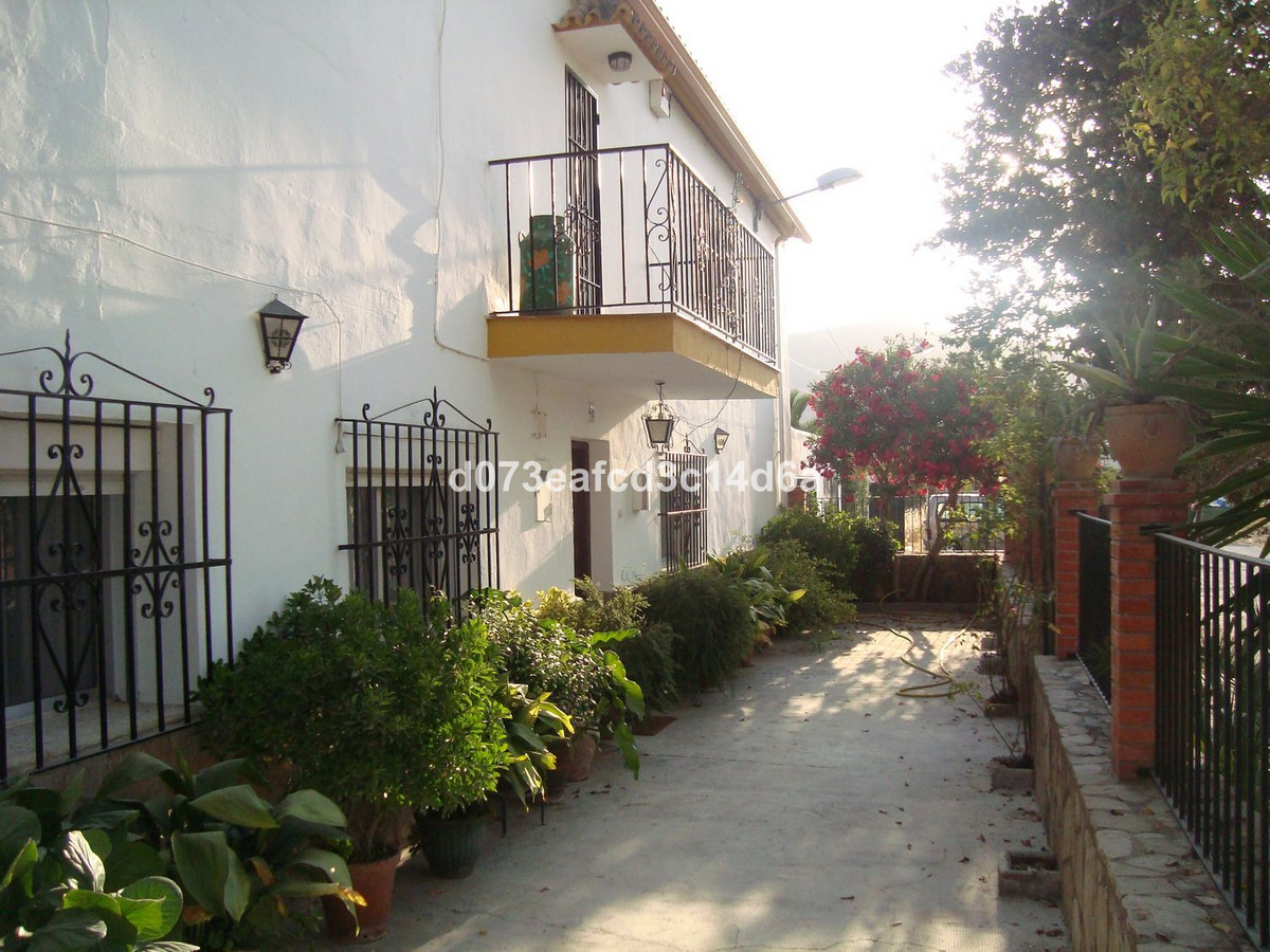 6 Bed Townhouse for sale in Ronda Costa Del Sol, Málaga, Spain
