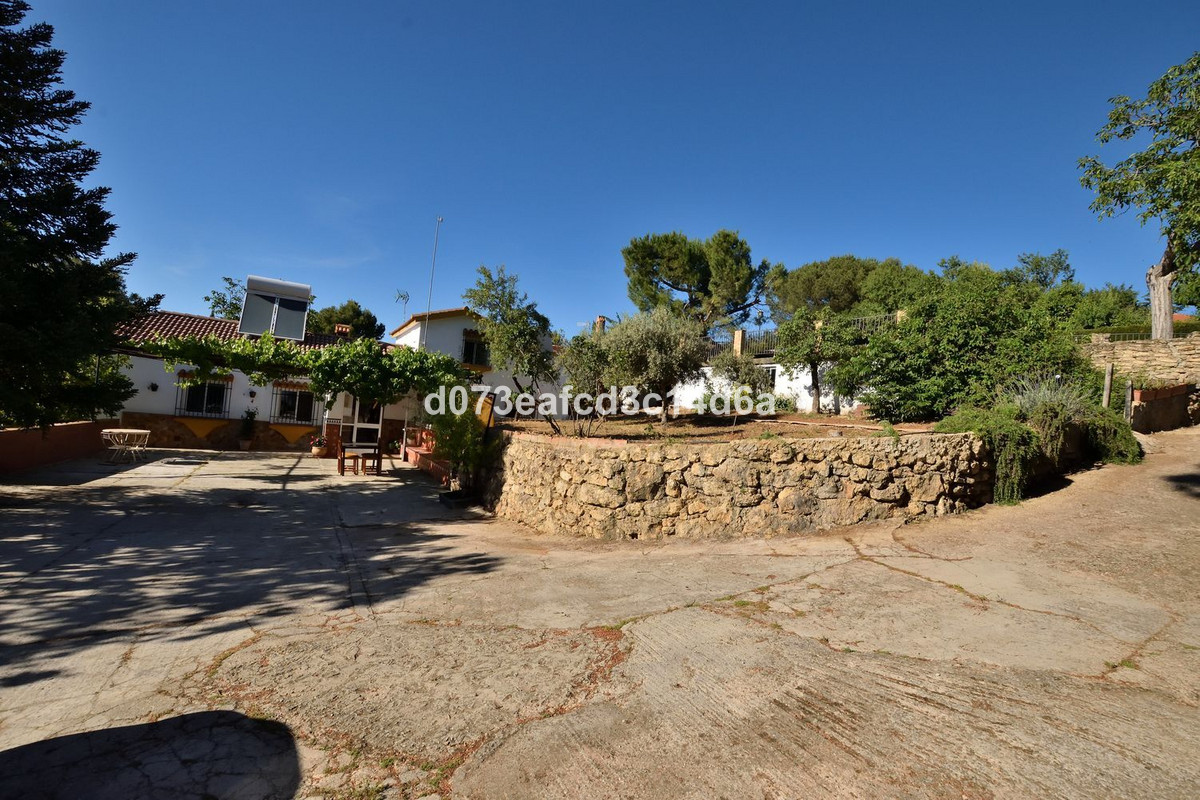 3 Bed Townhouse for sale in Ronda Costa Del Sol, Málaga, Spain