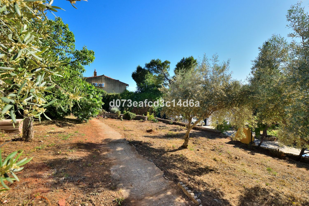 3 Bed Townhouse for sale in Ronda Costa Del Sol, Málaga, Spain