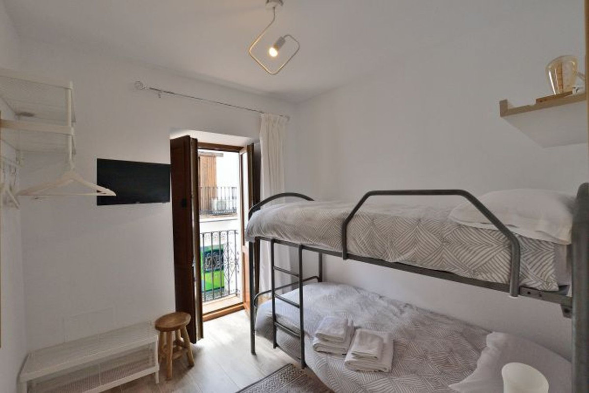 5 Bed Townhouse for sale in Montejaque Costa Del Sol, Málaga, Spain