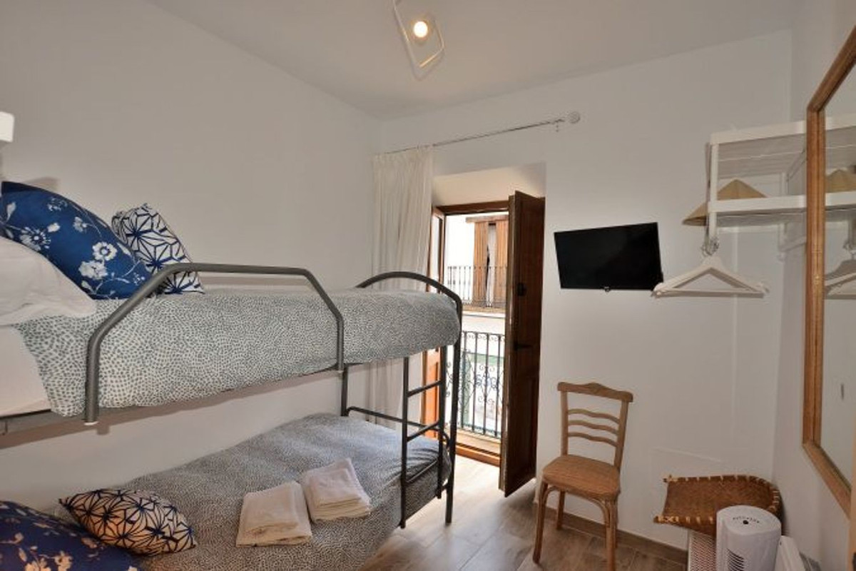 5 Bed Townhouse for sale in Montejaque Costa Del Sol, Málaga, Spain