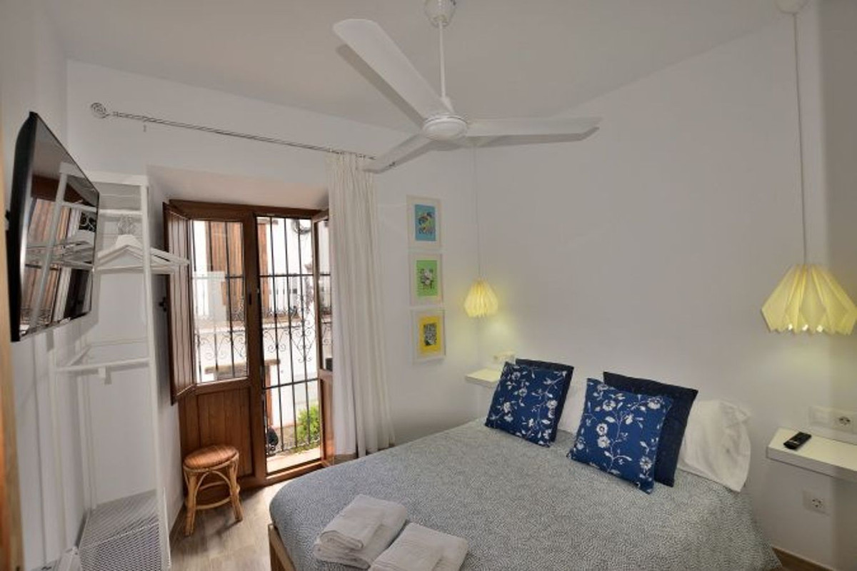 5 Bed Townhouse for sale in Montejaque Costa Del Sol, Málaga, Spain