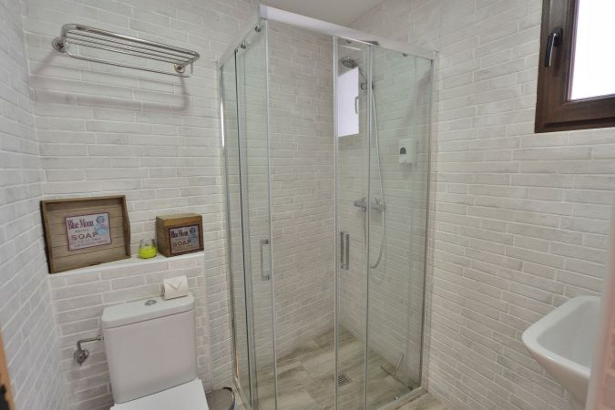 5 Bed Townhouse for sale in Montejaque Costa Del Sol, Málaga, Spain