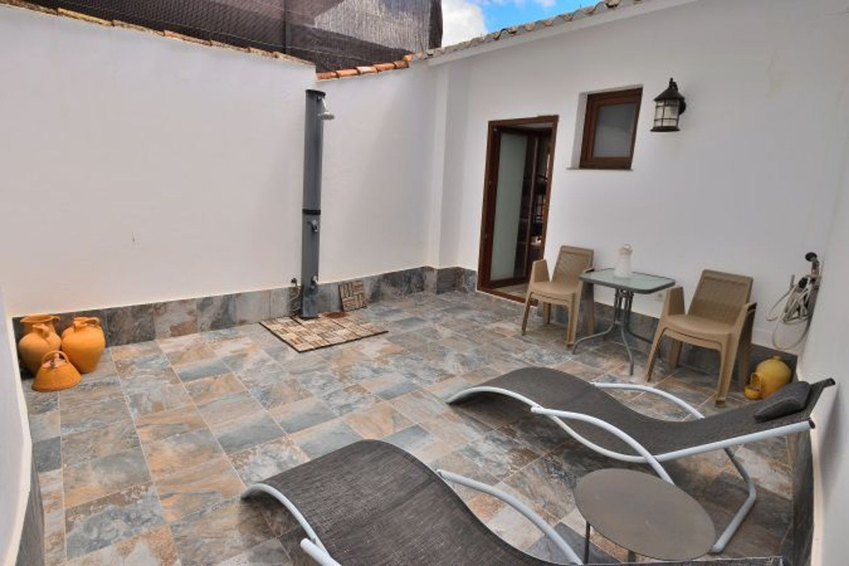 5 Bed Townhouse for sale in Montejaque Costa Del Sol, Málaga, Spain