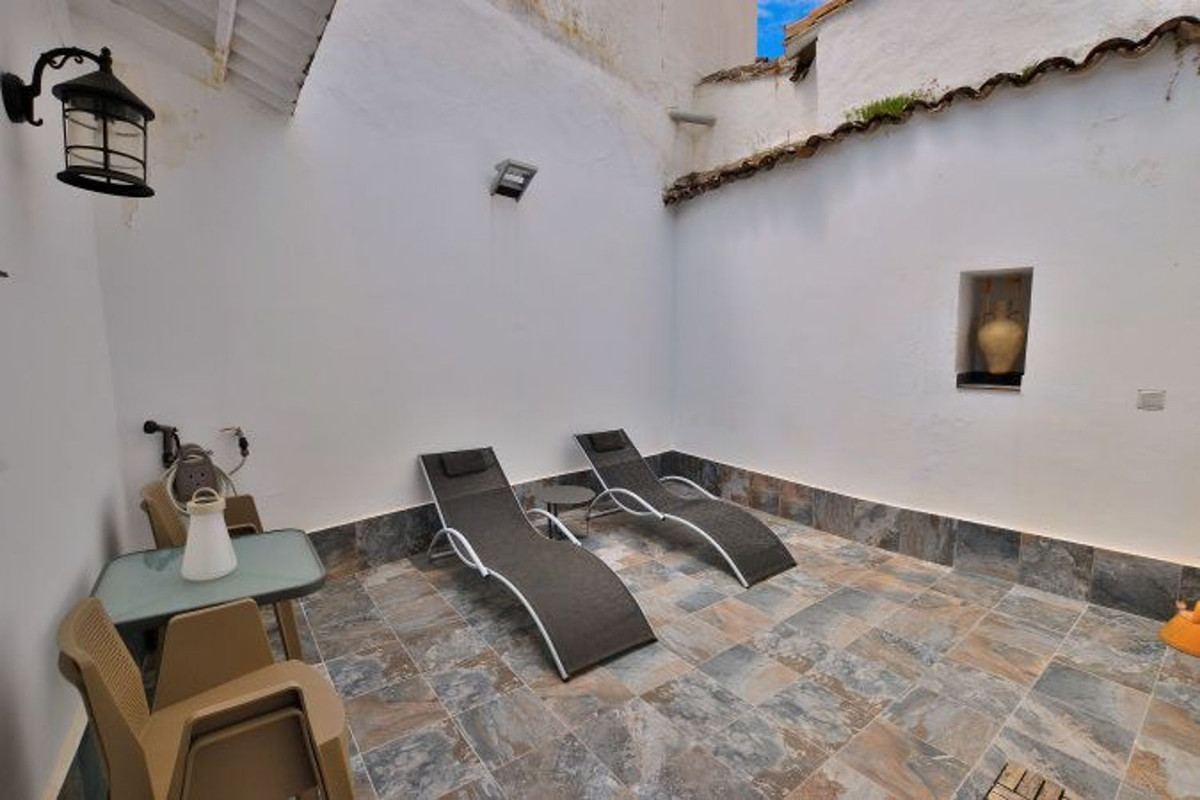 5 Bed Townhouse for sale in Montejaque Costa Del Sol, Málaga, Spain