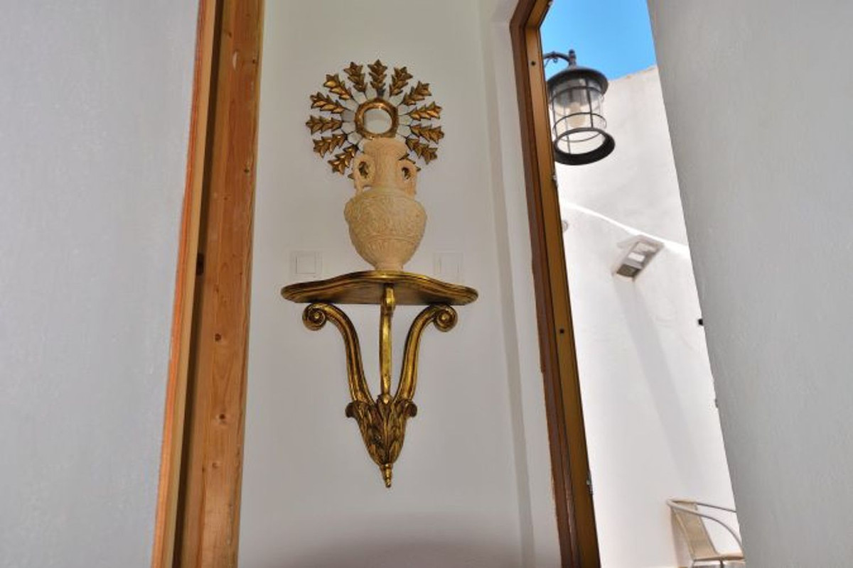 5 Bed Townhouse for sale in Montejaque Costa Del Sol, Málaga, Spain