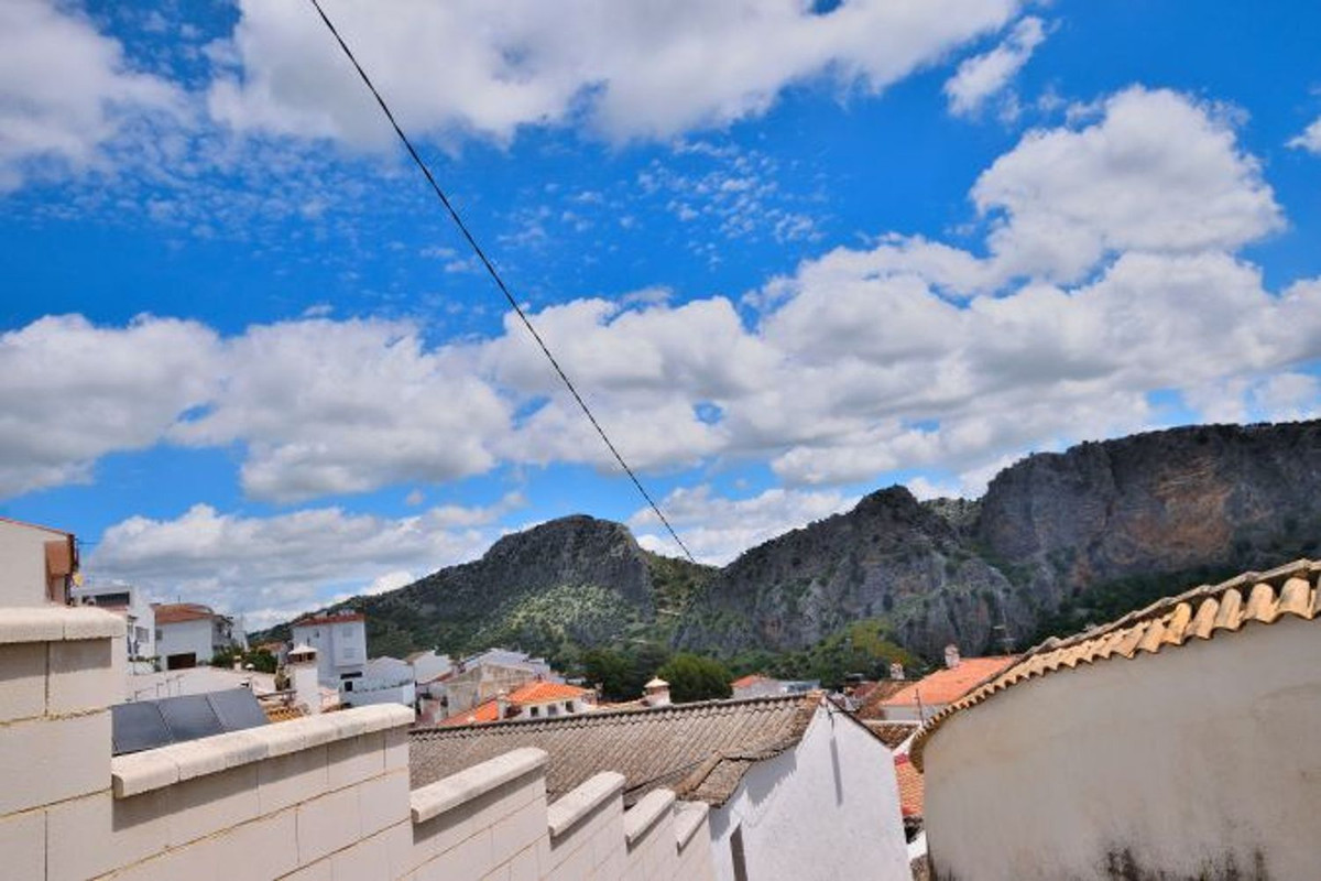 5 Bed Townhouse for sale in Montejaque Costa Del Sol, Málaga, Spain