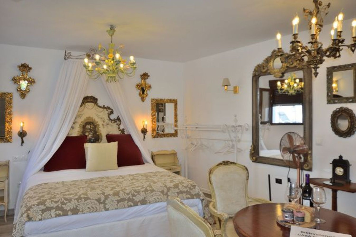 5 Bed Townhouse for sale in Montejaque Costa Del Sol, Málaga, Spain