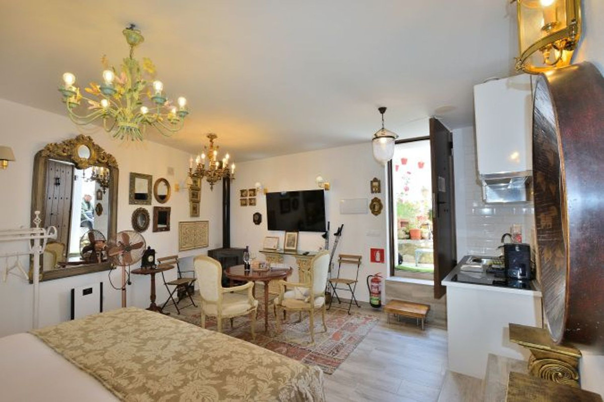 5 Bed Townhouse for sale in Montejaque Costa Del Sol, Málaga, Spain