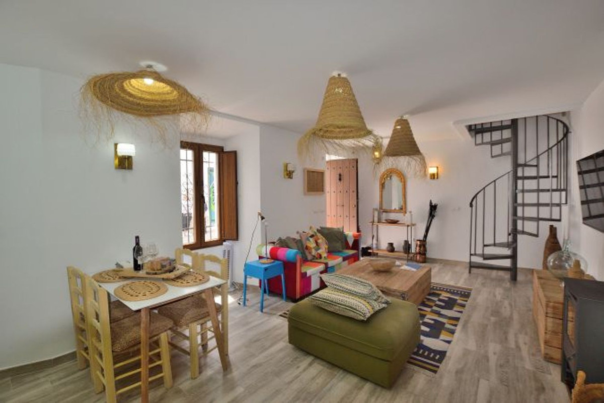 5 Bed Townhouse for sale in Montejaque Costa Del Sol, Málaga, Spain