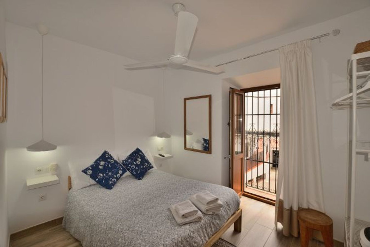 5 Bed Townhouse for sale in Montejaque Costa Del Sol, Málaga, Spain