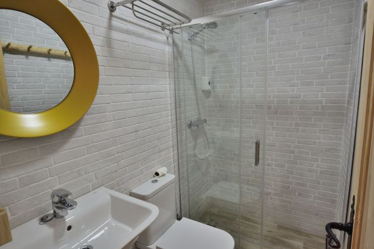5 Bed Townhouse for sale in Montejaque Costa Del Sol, Málaga, Spain