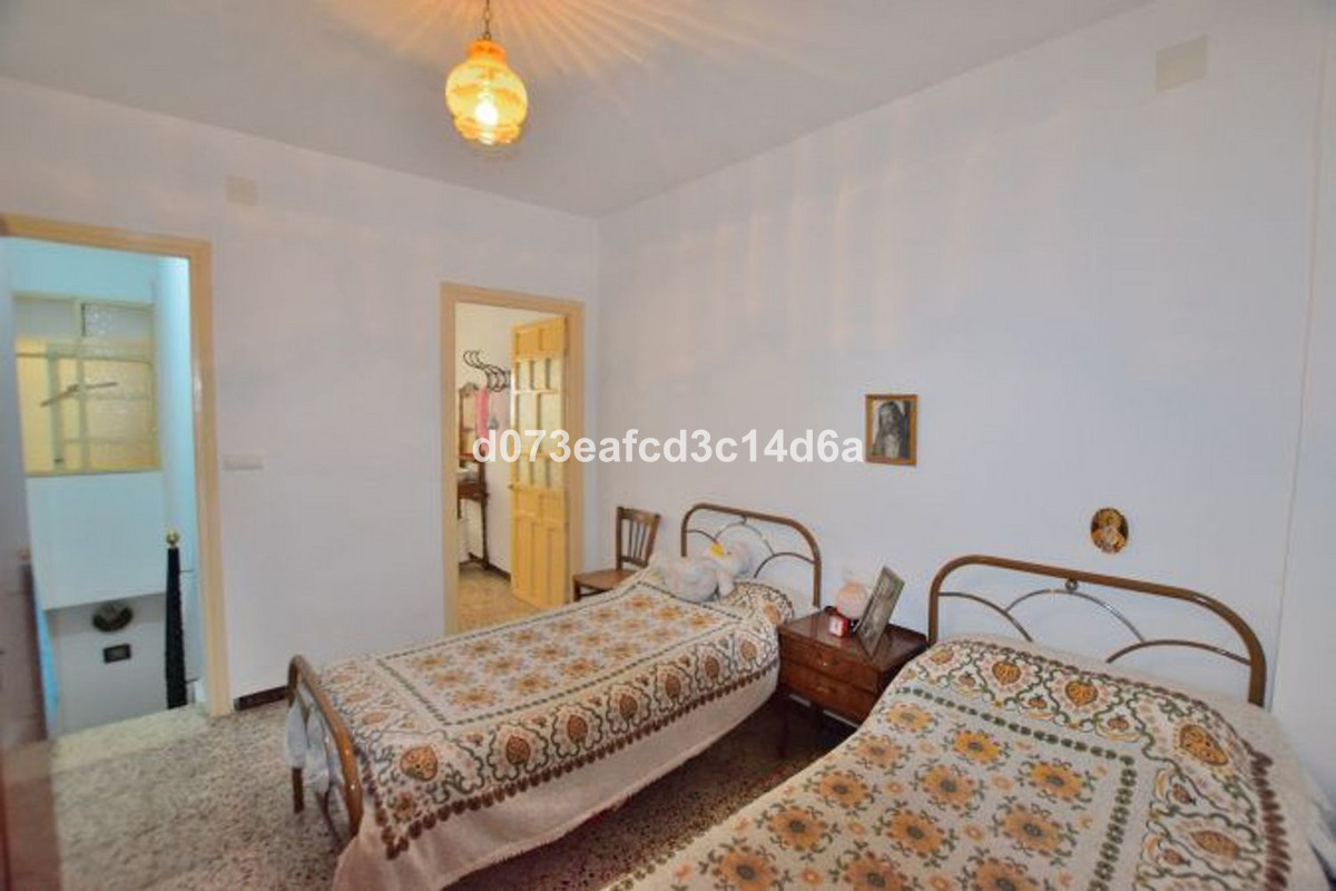3 Bed Townhouse for sale in Arriate Costa Del Sol, Málaga, Spain