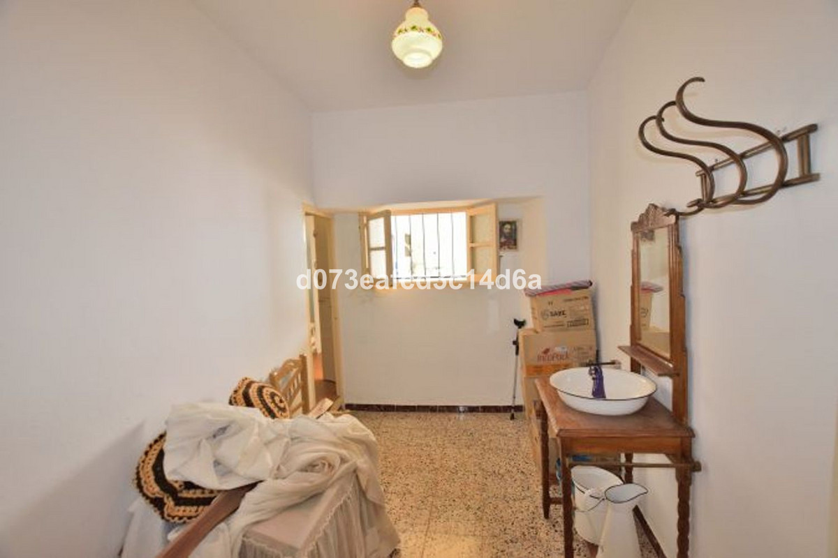 3 Bed Townhouse for sale in Arriate Costa Del Sol, Málaga, Spain