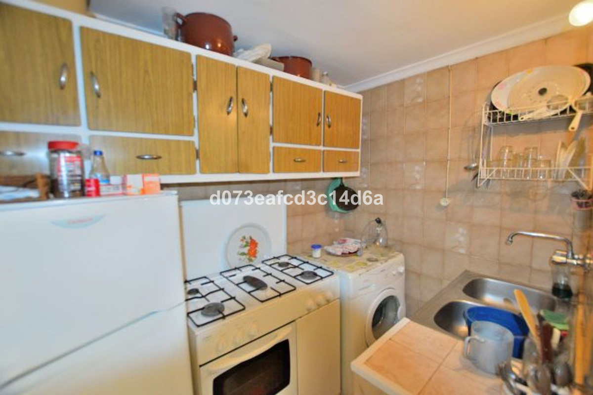 3 Bed Townhouse for sale in Arriate Costa Del Sol, Málaga, Spain