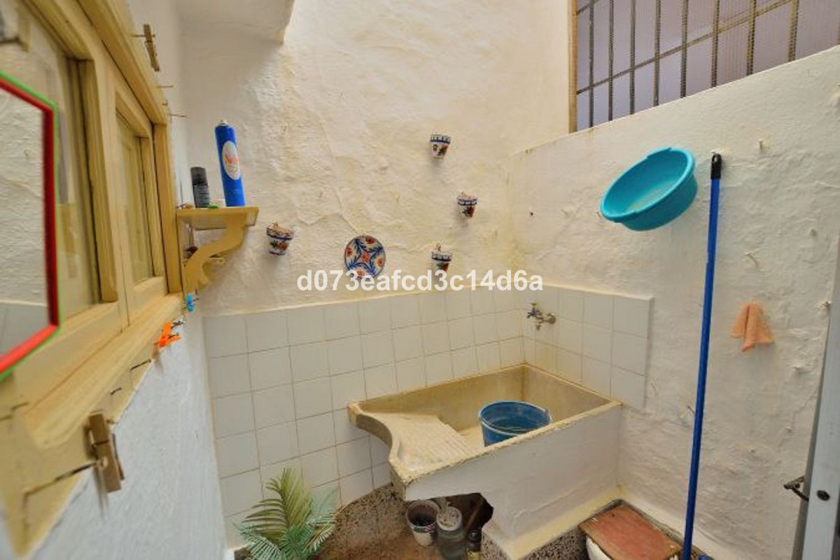 3 Bed Townhouse for sale in Arriate Costa Del Sol, Málaga, Spain