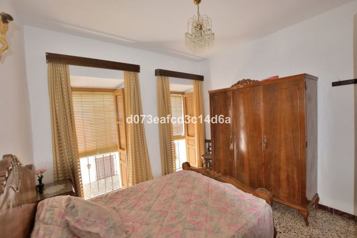 3 Bed Townhouse for sale in Arriate Costa Del Sol, Málaga, Spain