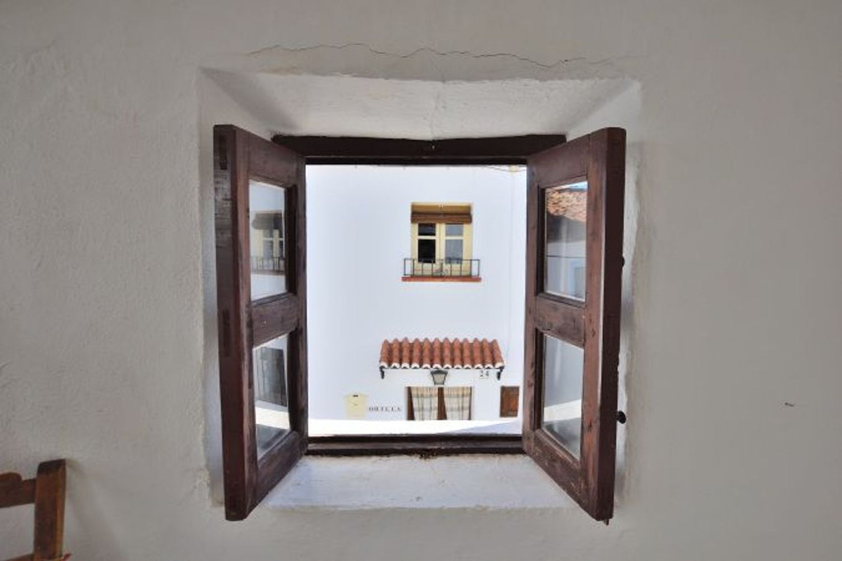 2 Bed Townhouse for sale in Montejaque Costa Del Sol, Málaga, Spain