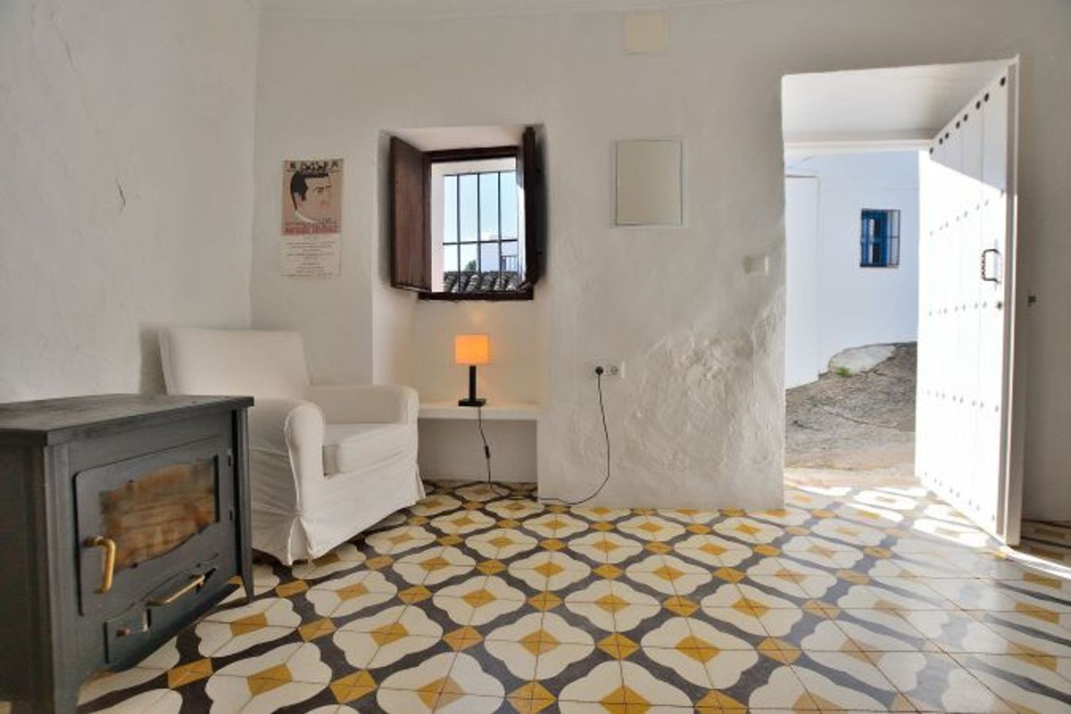 2 Bed Townhouse for sale in Montejaque Costa Del Sol, Málaga, Spain