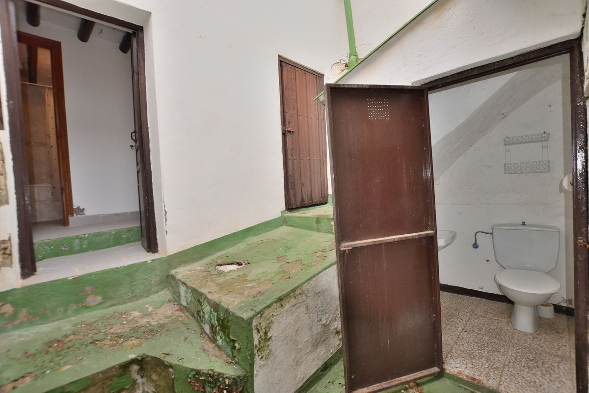 3 Bed Townhouse for sale in Cañete La Real Costa Del Sol, Málaga, Spain