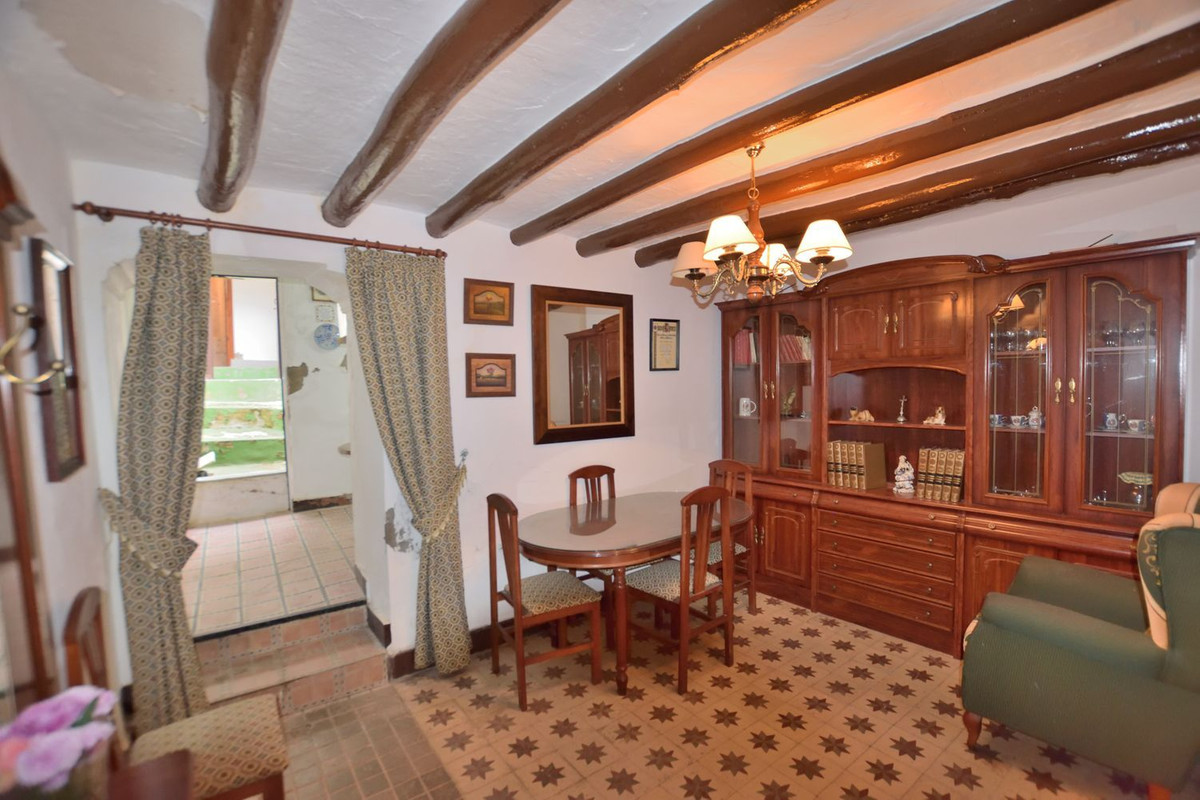 3 Bed Townhouse for sale in Cañete La Real Costa Del Sol, Málaga, Spain