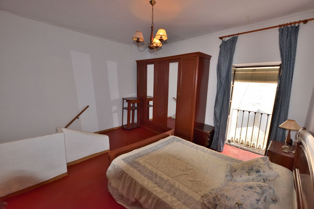 3 Bed Townhouse for sale in Cañete La Real Costa Del Sol, Málaga, Spain
