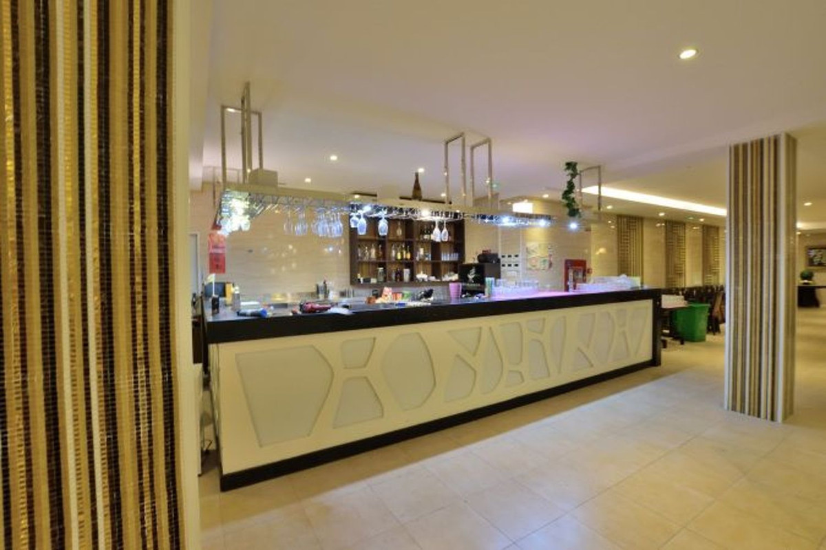 Commercial unit for sale in Ronda Costa Del Sol, Málaga, Spain