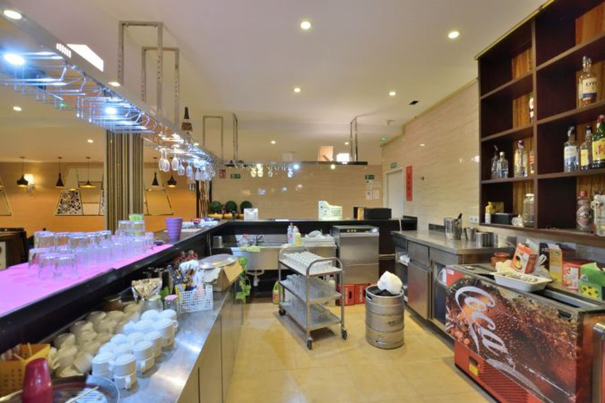 Commercial unit for sale in Ronda Costa Del Sol, Málaga, Spain