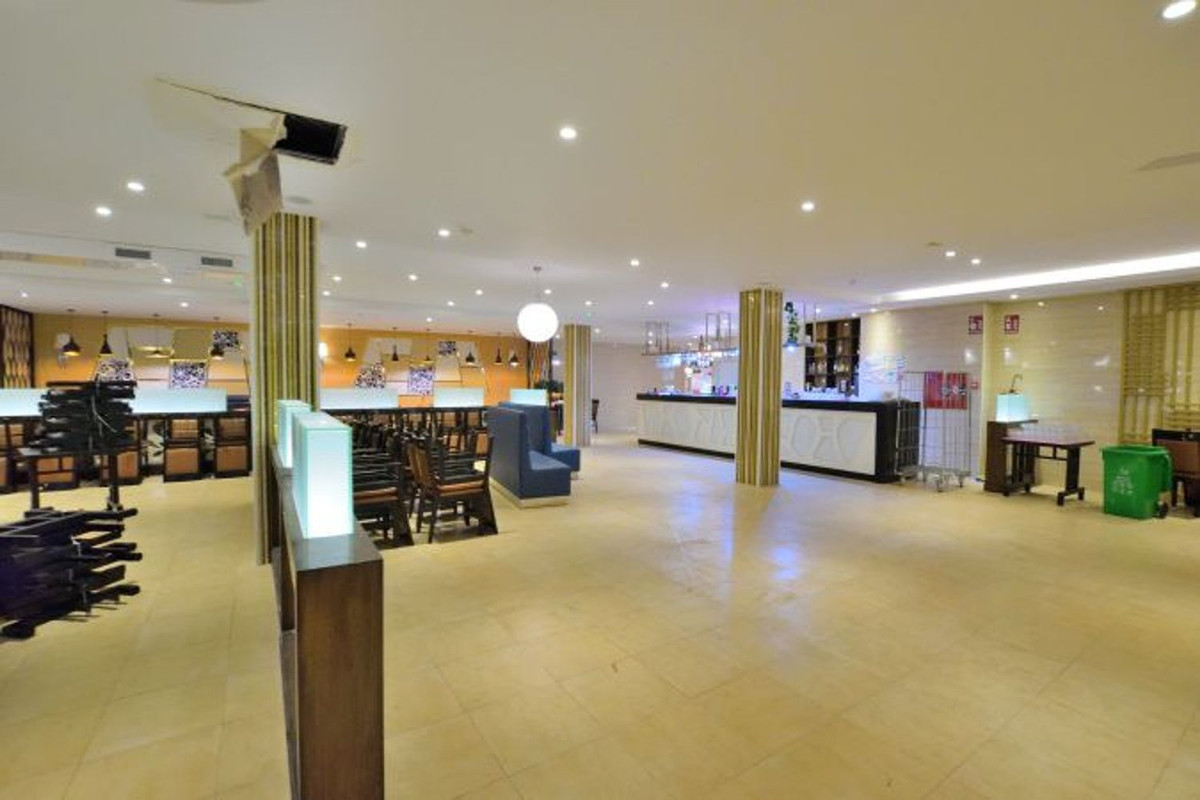 Commercial unit for sale in Ronda Costa Del Sol, Málaga, Spain
